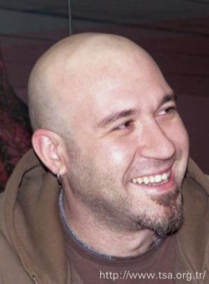 Serkan Altuniğne; İstanbul, Türkiye doğumlu Türk senarist, oyuncu
