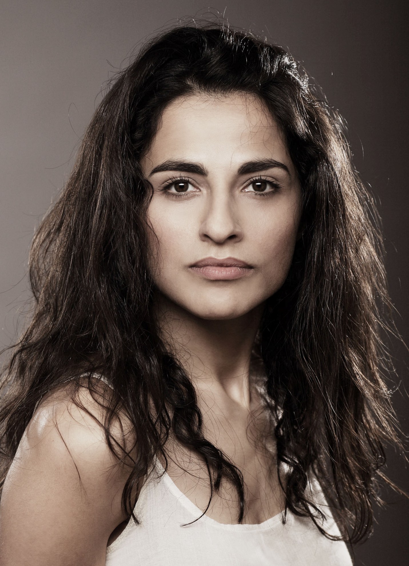 Sesede Terziyan; Nordenham, Aşağı Saksonya, Almanya doğumlu Alman oyuncu