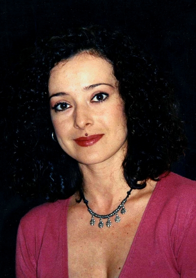 Sevtap Çapan; İstanbul, Türkiye doğumlu Türk oyuncu