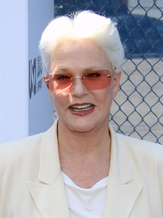 Sharon Gless; Los Angeles, Kaliforniya, ABD doğumlu Amerikalı oyuncu