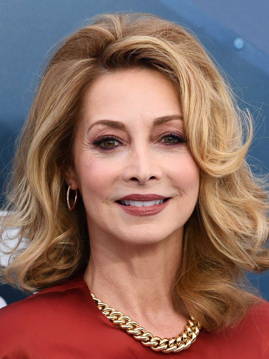 Sharon Lawrence; Charlotte, Kuzey Dakota, ABD doğumlu Amerikalı oyuncu