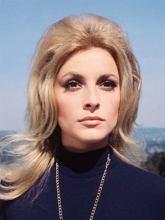 Sharon Tate; Dallas, Teksas, ABD doğumlu Sharon Marie Tate olarak da bilinen Amerikalı oyuncu