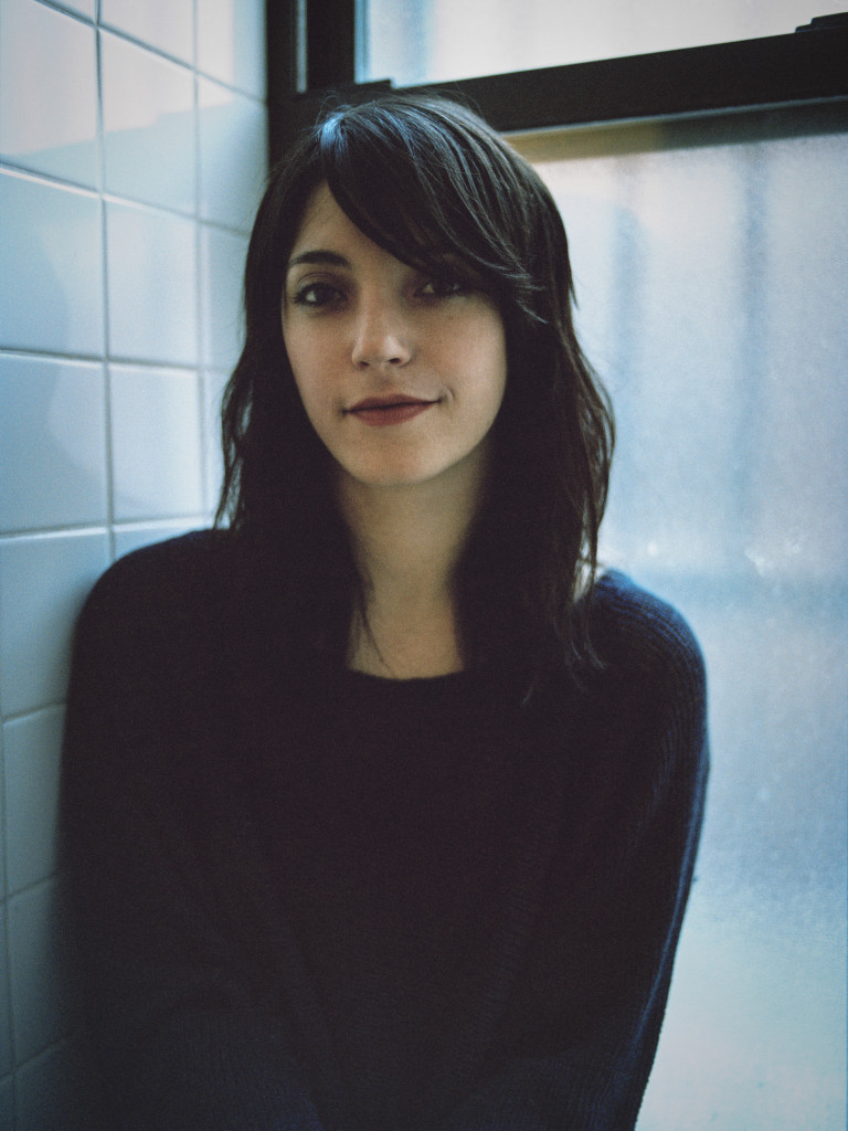 Sharon Van Etten; Belleville, New Jersey, ABD doğumlu Amerikalı şarkıcı, söz yazarı oyuncu