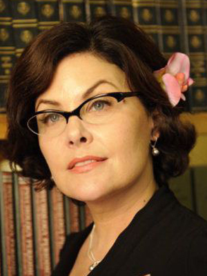 Sherilyn Fenn; Detroit, Michigan, ABD doğumlu Amerikalı oyuncu