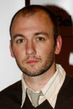 Simon Barrett; Columbia, Missouri, ABD doğumlu Amerikalı senarist, oyuncu, yapımcı