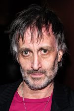 Simon Boswell; Londra,İngiltere doğumlu İngilizfilm müziği, opera şefibesteci, yapımcı, müzisyen