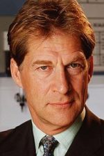 Simon MacCorkindale; Ely,Cambridgeshire,İngiltere doğumlu İngiliz oyuncu