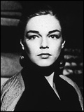 Simone Signoret; Wiesbaden, Hessen, Almanya doğumlu Simone Kaminker olarak da bilinen Fransız oyuncu, yazar