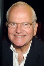 Ian Holm; Goodmayes,Essex,İngiltere doğumlu Ian Holm Cuthbert olarak da bilinen İngiliz  oyuncu