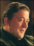 Stephen Fry; Hampstead,Londra,İngiltere doğumlu Stephen John Fry olarak da bilinen İngilizkomedyen, gazetecioyuncu, adaptasyon, senarist