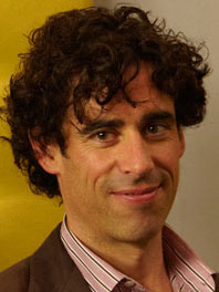 Stephen Mangan; Ponders End,Londra,İngiltere doğumlu İngiliz  oyuncu