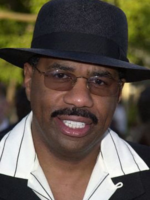 Steve Harvey; Broderick Stephen Harvey olarak da bilinen Amerikalı oyuncu, yazar, idari yapımcı