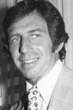 Steven Hilliard Stern; Timmins,Ontario,Kanada doğumlu Kanadalı yönetmen, yapımcı, senarist