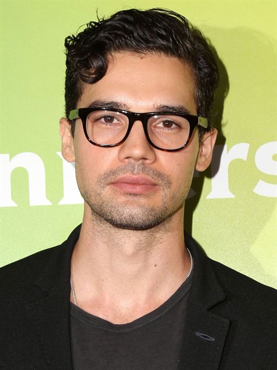 Steven Strait; Greenwich Village, Manhattan, New York City, New York, ABD doğumlu Amerikalı model, şarkıcı oyuncu