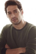 Mert Fırat; Ankara, Türkiye doğumlu Türk oyuncu, senarist, adaptasyon sorumlusu