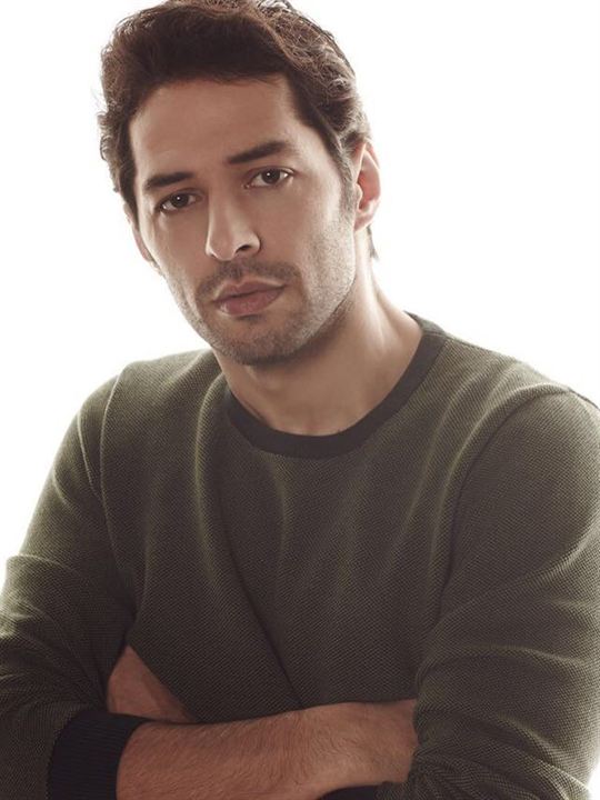 Mert Fırat; Ankara, Türkiye doğumlu Türk oyuncu, senarist, adaptasyon sorumlusu