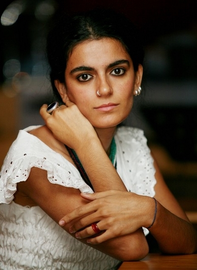 Şenay Aydın; Bitlis, Türkiye doğumlu Türk oyuncu