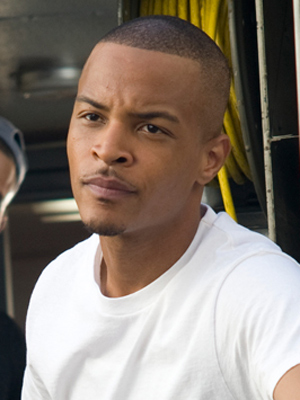 T.I.; Clifford Joseph Harris Jr., Tip 'T.I'. Harris", 'Clifford Harris olarak da bilinen Amerikalı oyuncu, yapımcı