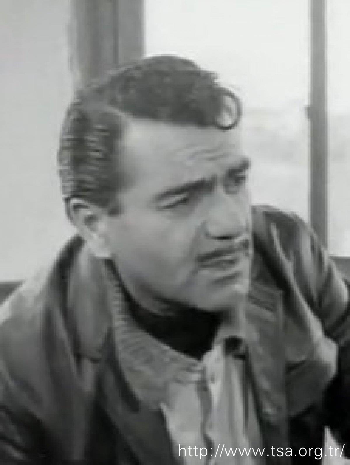 Talat Gözbak; Sivas, Türkiye doğumlu Türk oyuncu, yönetmen, senarist