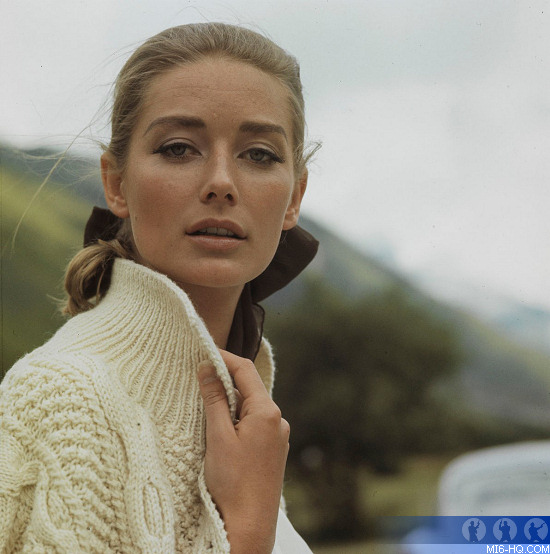 Tania Mallet; Blackpool,Lancashire,İngiltere doğumlu İngilizmankenoyuncu