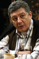 Tarık Ünlüoğlu; İzmir, Türkiye doğumlu Türk oyuncu