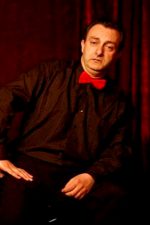 Taylan Erler; Üsküdar, İstanbul, Türkiye doğumlu Türk oyuncu