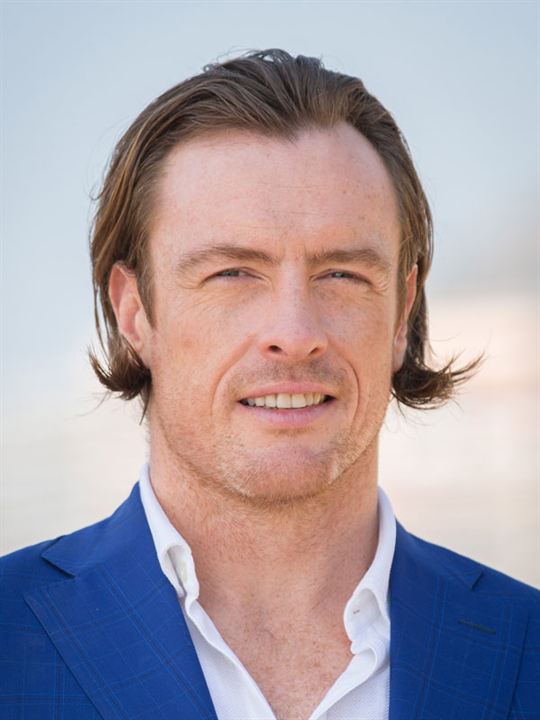 Toby Stephens; Fitzrovia,Londra,İngiltere doğumlu İngiliz  oyuncu