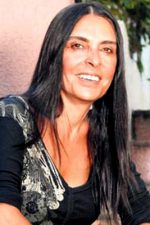 Tomris Giritlioğlu; Kadınhanı, Konya, Türkiye doğumlu Türk yönetmen, yaratıcı, yapım tasarımcısı, yapımcı