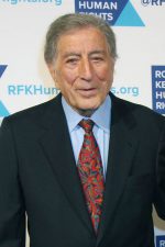 Tony Bennett; Antonio Dominick Benedetto olarak da bilinen Amerikalı oyuncu