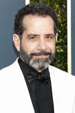 Tony Shalhoub; Green Bay, Wisconsin, ABD doğumlu Anthony Marcus Shalhoub olarak da bilinen Amerikalı oyuncu, idari yapımcı