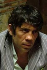 Tuncer Salman; Uşak, Türkiye doğumlu Türk oyuncu