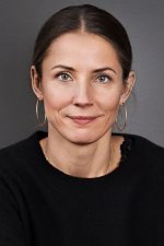 Tuva Novotny; Stokholm ,İsveç doğumlu Tuva Moa Matilda Karolina Novotny olarak da bilinen İsveçlişarkıcıoyuncu, yönetmen, senarist