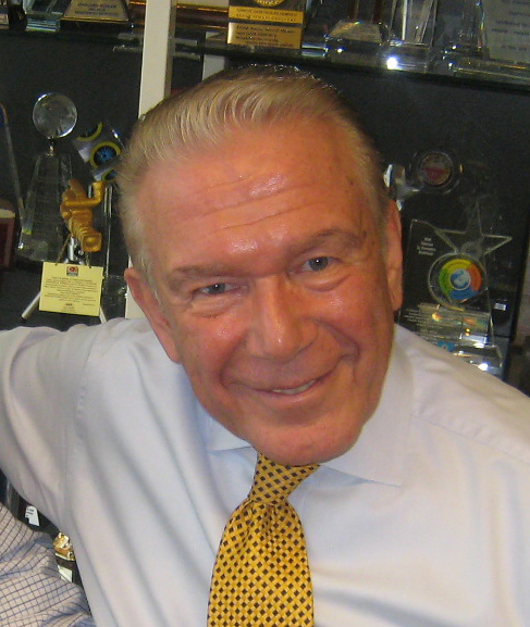 Uğur Dündar; Akören, Silivri, İstanbul, Türkiye doğumlu Türk oyuncu