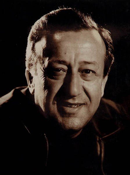 Ulvi Uraz; Trabzon, Türkiye doğumlu Türk oyuncu, yönetmen