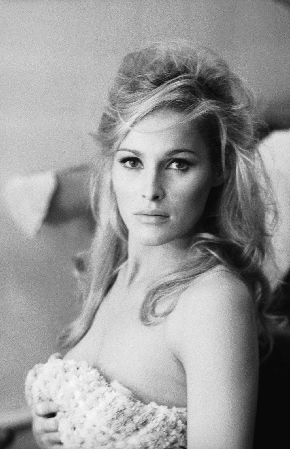 Ursula Andress; Ostermundigen, İsviçre doğumlu İsviçreli oyuncu