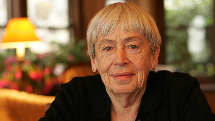 Ursula K. Le Guin; Berkeley, Alameda, Kaliforniya, ABD doğumlu Amerikalı yazar