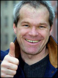 Uwe Boll; Wermelskirchen, Kuzey Ren-Vestfalya, Almanya doğumlu Alman boksör, sporcu, yönetmen, yapımcı, bütçe sorumlusu, senarist