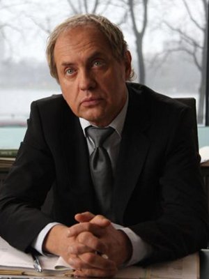 Uwe Ochsenknecht; Biblis, Hessen, Almanya doğumlu Uwe Adam Ochsenknecht olarak da bilinen Alman şarkıcı, oyuncu