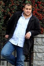 Ümit Erdim; Kocaeli, Türkiye doğumlu Türk oyuncu