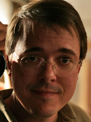 Vince Gilligan; Richmond, Virginia, ABD doğumlu George Vincent Gilligan Jr. olarak da bilinen Amerikalı senarist, idari yapımcı, yönetmen