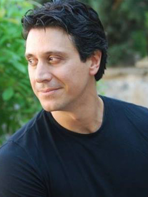 Volkan Ünal; Ankara, Türkiye doğumlu Türk oyuncu