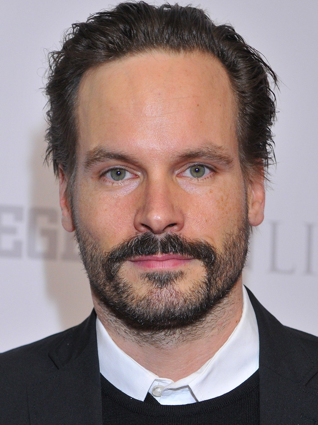 Wanja Mues; Hamburg, Almanya doğumlu Alman oyuncu