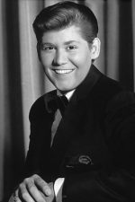 Wayne Newton; Carson Wayne Newton olarak da bilinen Amerikalı oyuncu, müzisyen