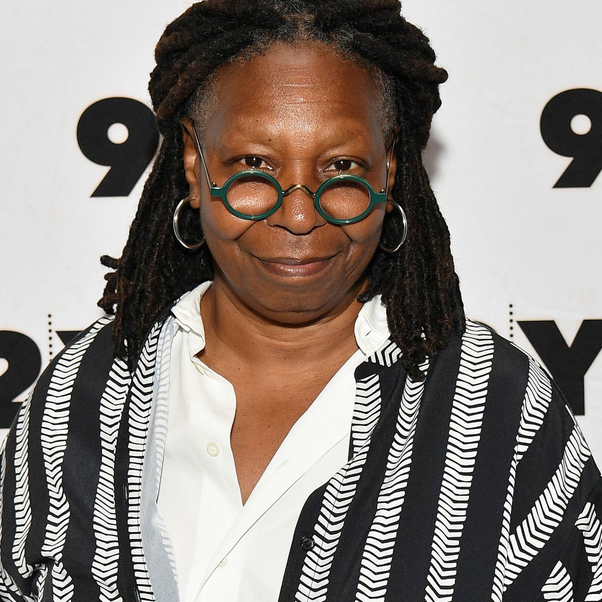Whoopi Goldberg; Chelsea, Manhattan, New York City, New York, ABD doğumlu Caryn Johnson olarak da bilinen Amerikalı komedyen, sunucu oyuncu, idari yapımcı, yapımcı