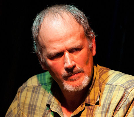 Bucky Baxter; Melbourne, Florida, ABD doğumlu William "Bucky" Baxter olarak da bilinen Amerikalı multi enstrümantalist oyuncu, müzisyen