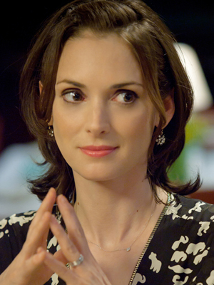 Winona Ryder; Winona, Minnesota, ABD doğumlu Winona Laura Horowitz olarak da bilinen Amerikalı oyuncu, uygulayıcı yapımcı