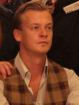 Toms Liepajnieks; Letonya doğumlu Toms Liepâjnieks olarak da bilinen Letonyalı oyuncu