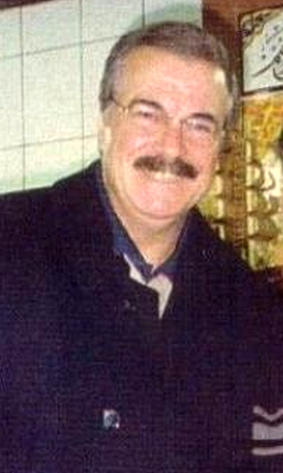 Yalçın Gülhan; İstanbul, Türkiye doğumlu Türk oyuncu