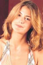 Yasemin Kozanoğlu; İstanbul, Türkiye doğumlu Türk oyuncu