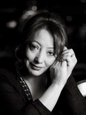 Yasemin Yalçın; Malatya, Türkiye doğumlu Türk oyuncu, yapımcı